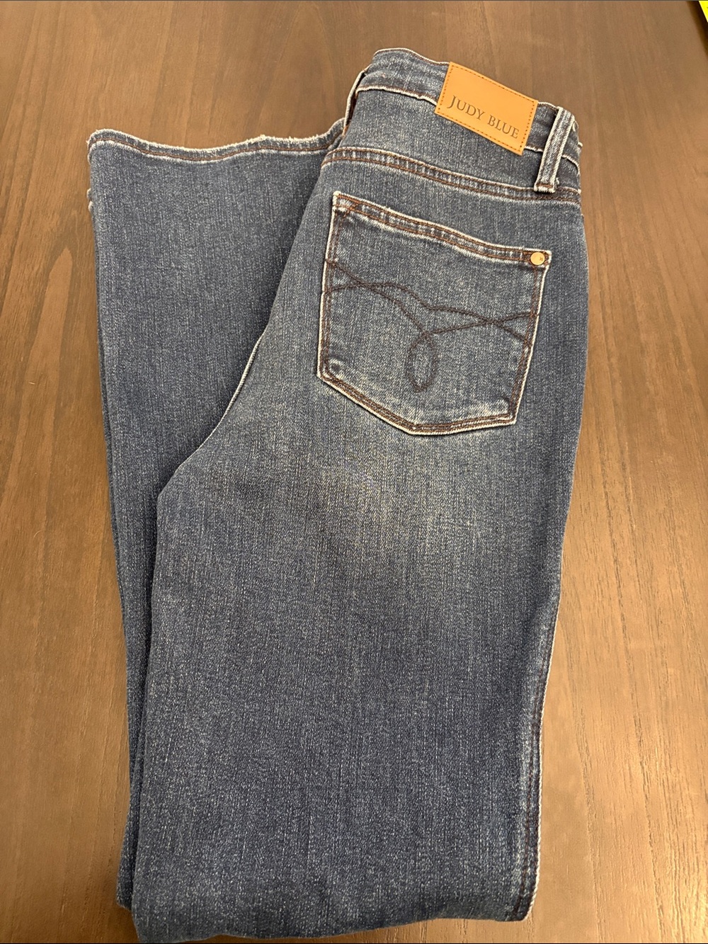 Judy Blue bootcut short women’s Denim Jeans in Blue Wash